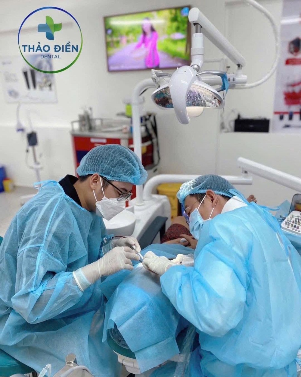chỉnh hình sụp mí mắt bệnh viện thảo điền